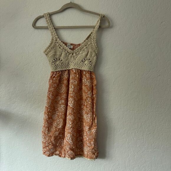 Beautiful crotchet top dress - Picture 2 of 5